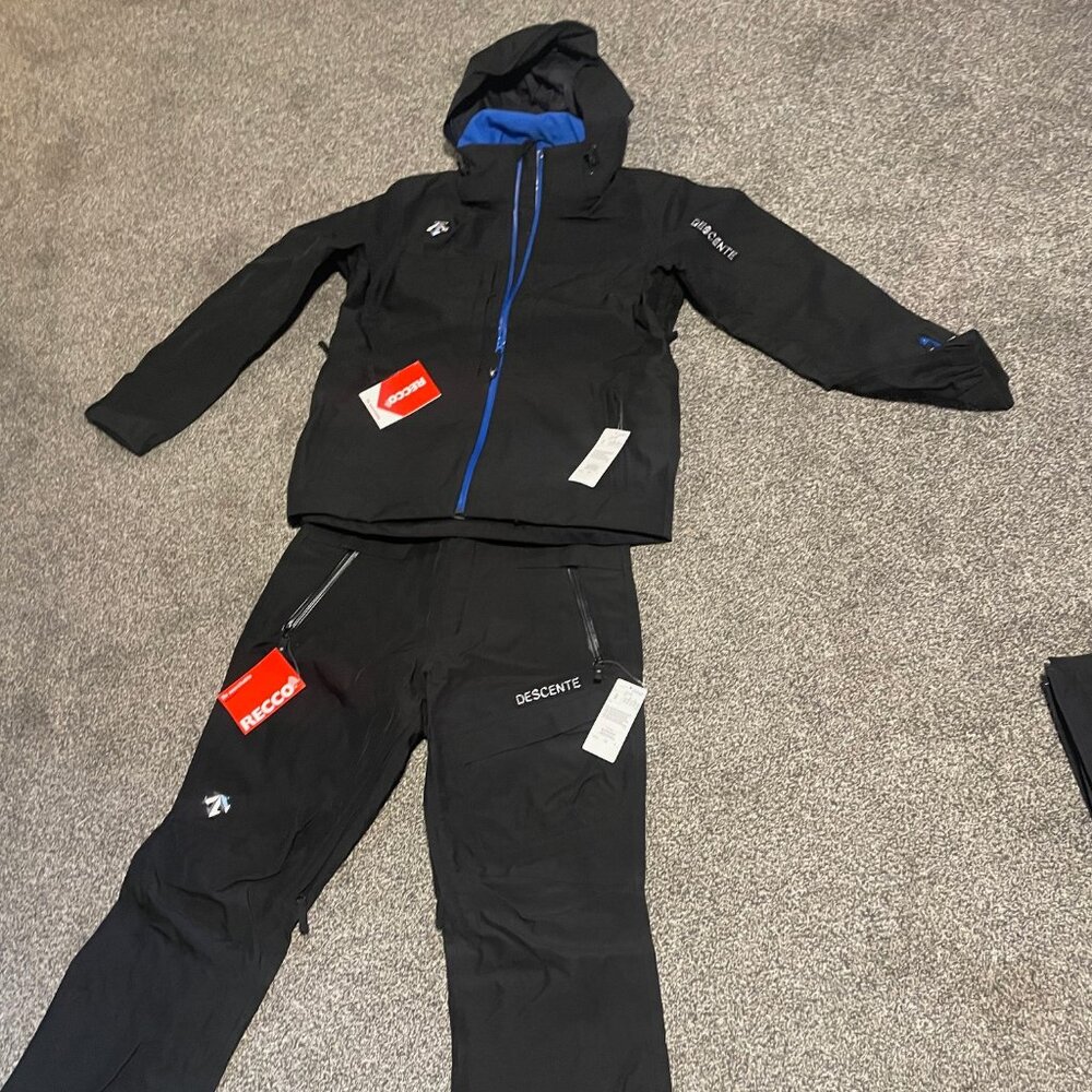Descente Shell and Pants for Ski or Snowboarding
